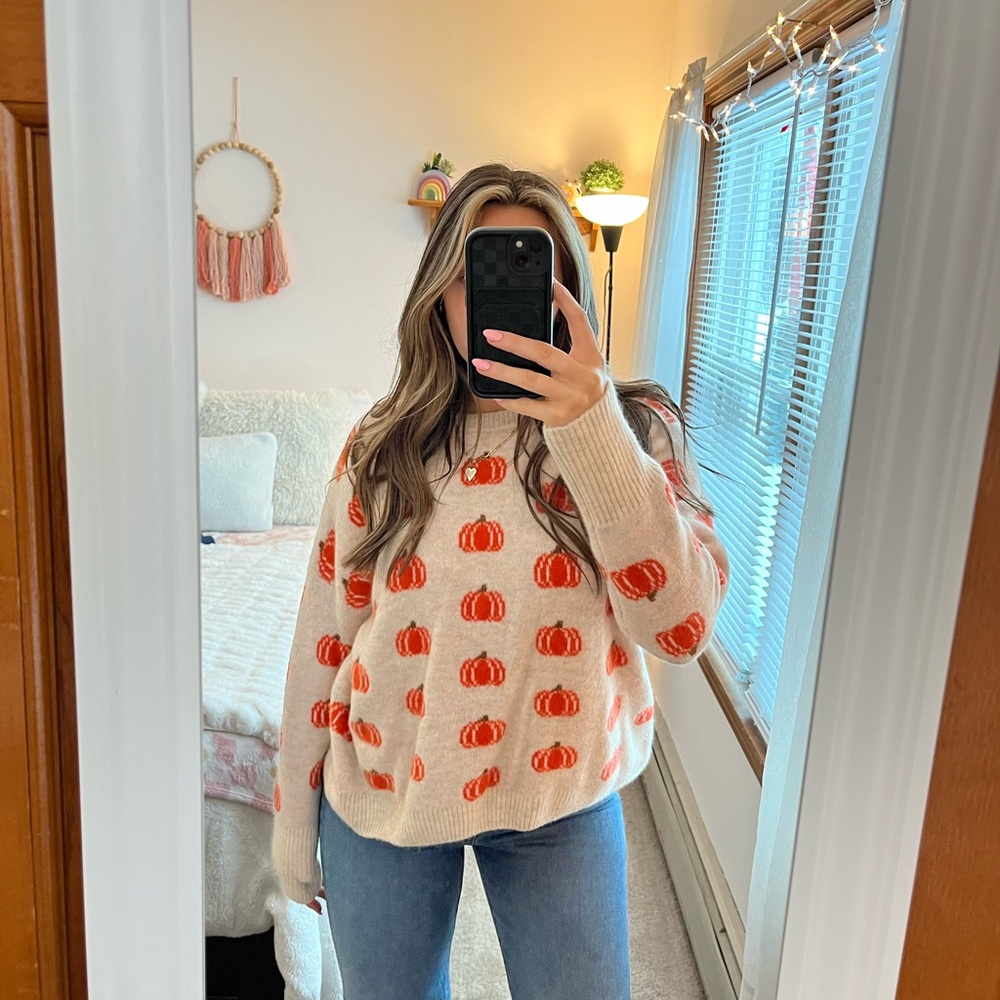 Vince Camuto Cream Sweater with Orange Pumpkin Pattern